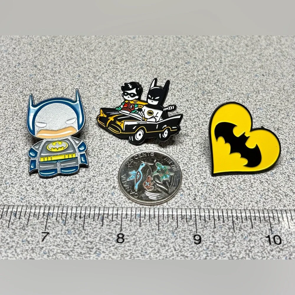 DC Comics Batman Pin - Picture 2 of 3